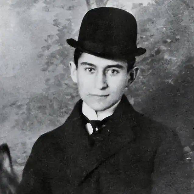 弗兰兹·卡夫卡（franz kafka），1883生于奥匈帝国，1924去世。卡夫卡被公认是2