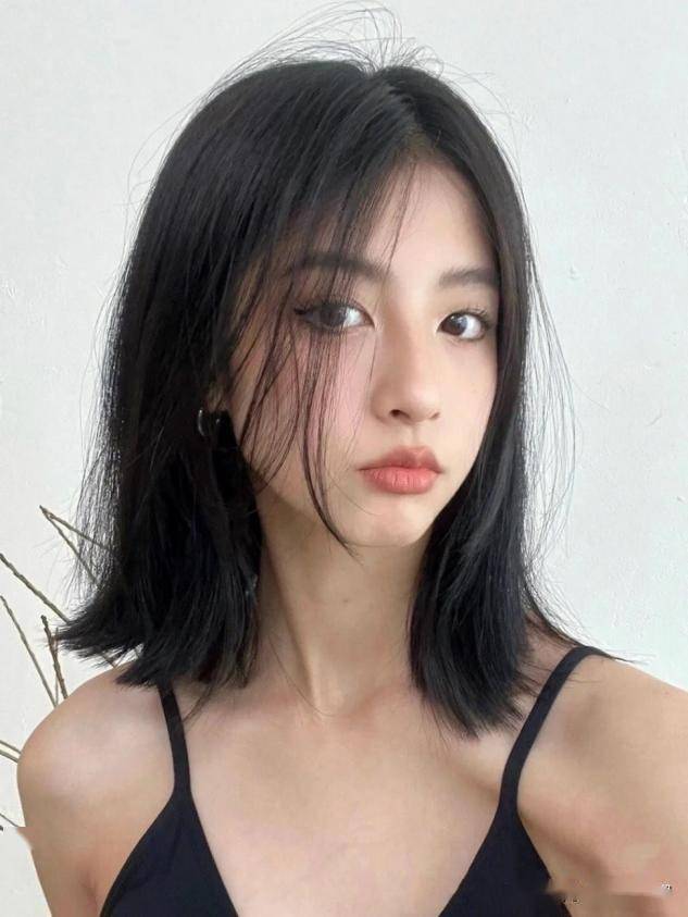 发型纠结：直发or卷发？ 选发型不再纠结：直发卷发适配指南