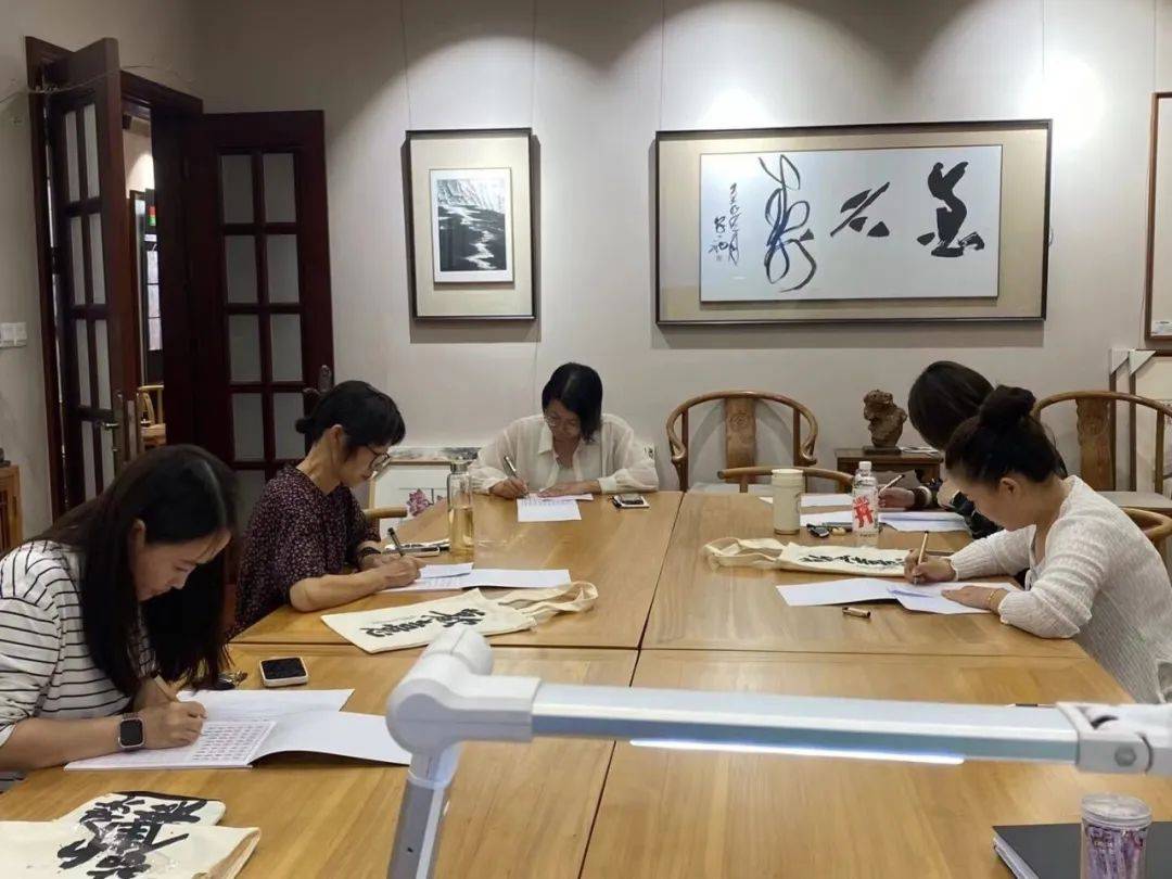 光明硬笔书法培训2025春季成人书法班招生!