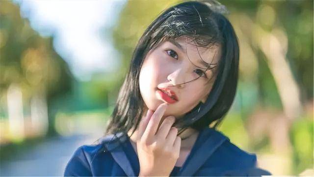读懂女人心动信号：4个反应背后的爱意