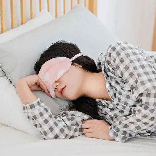 复旦大学研究:周末补觉1-2小时,竟有这些神奇好处!_睡眠不足_时间_影响