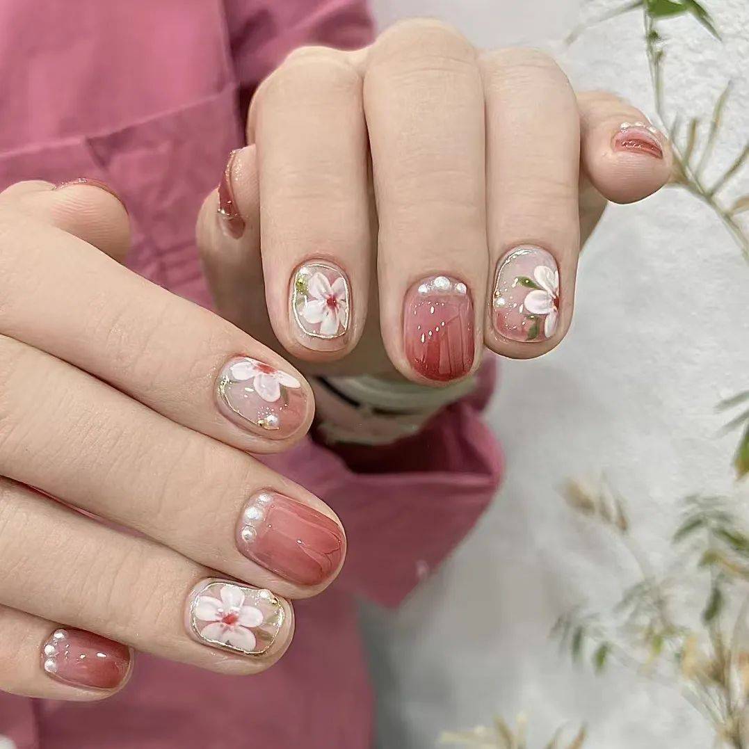 如果你也想开一家单店一天光美团就能有70个客户的美甲帮连锁,可以