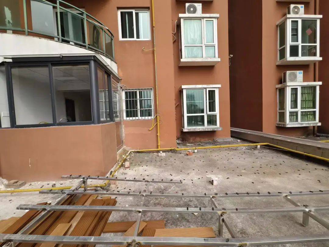小区违章搭建怎么办(小区违章搭建违反了什么法律规定)
