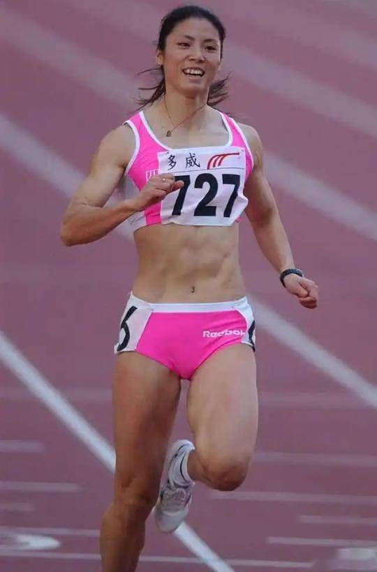 太差了,11秒3就能夺冠,李雪梅10秒79的亚洲纪录何时能打破?