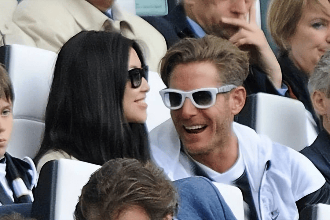 曾被超级富豪劈腿,后与清华才子完婚