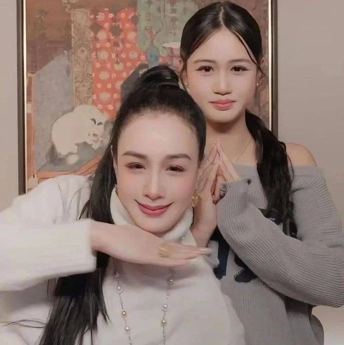 钟丽缇和二女儿跳舞，17岁张思捷戴牙箍，化欧美妆比妈妈更洋气_评论_男友_网友