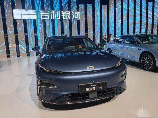 吉利银河系列正式升级为银河品牌 新款吉利银河E8上市_搜狐汽车_搜狐网