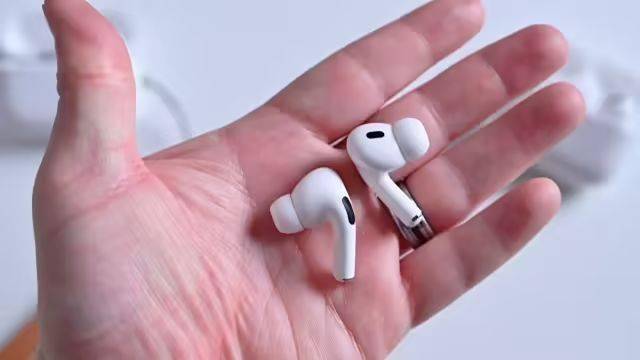 苹果AirPods，要长“眼睛”了