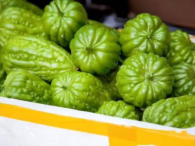 甲流来袭，饮食调整提升免疫力！，甲流高发季，正确饮食增强抵抗力！
