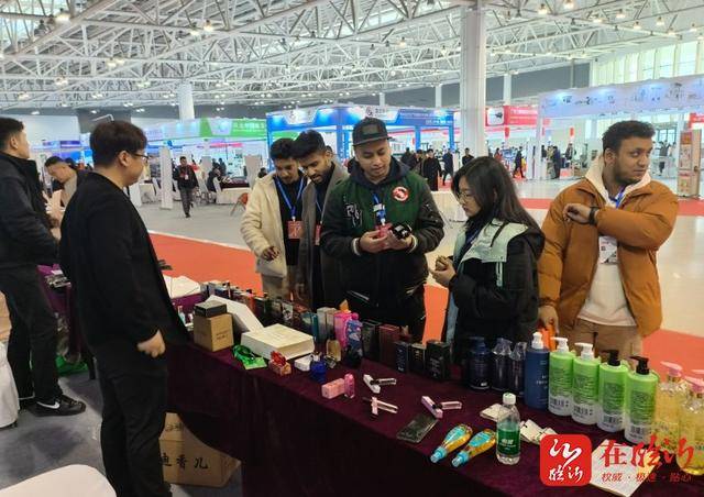 第十五届（临沂）国际玩具产业及婴童用品kaiyun平台博览会开幕(图2)
