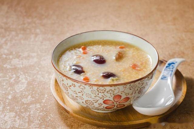 春分养生秘籍：中老年人饮食新选择，远离牛羊肉吃这4样