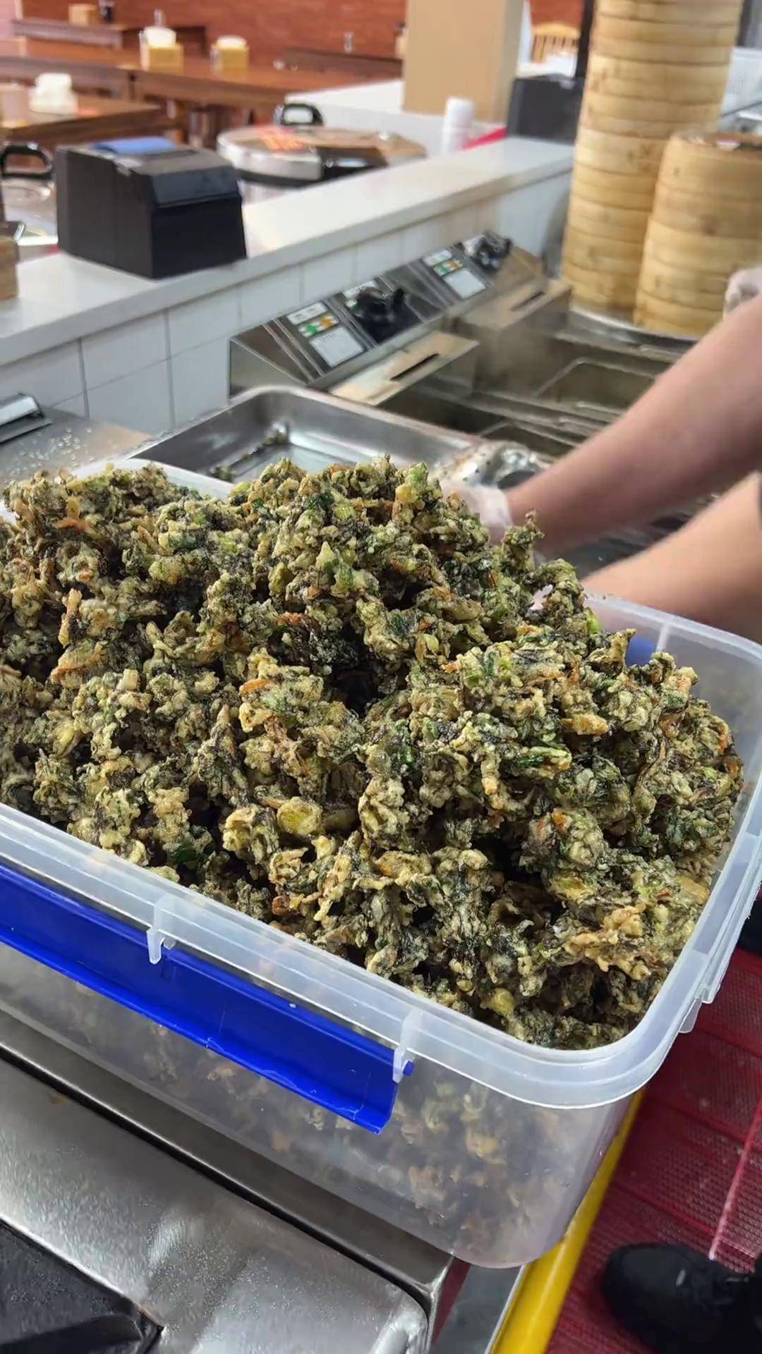 刚刚炸的紫菜海蛎酥一份13