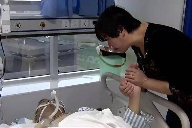 留意夜间异常，远离脑出血威胁，别忽视！夜间这些症状可能是脑出血前兆