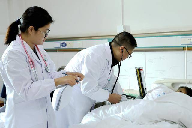 牙齿问题竟成脑梗“预警灯”，你重视了吗？ 守护大脑健康，从关注牙齿开始