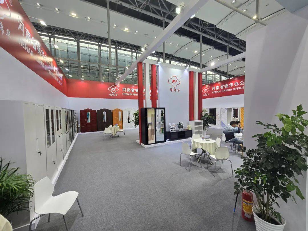 刚刚寇店镇钢制家具企业亮相第55芒果体育入口届中国(广州)国际家具博览会(图3)