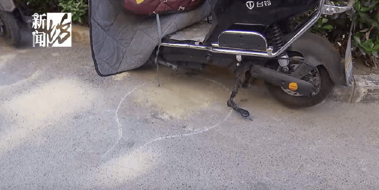 多地现祭扫危险行为:上海一女子烧纸钱,把邻居保时捷烧了 多地现祭扫危险行为:上海一女子烧纸钱,把邻居保时捷烧了