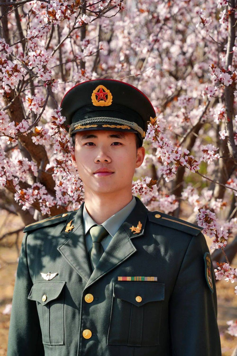 这是中国军校的春日浪漫~