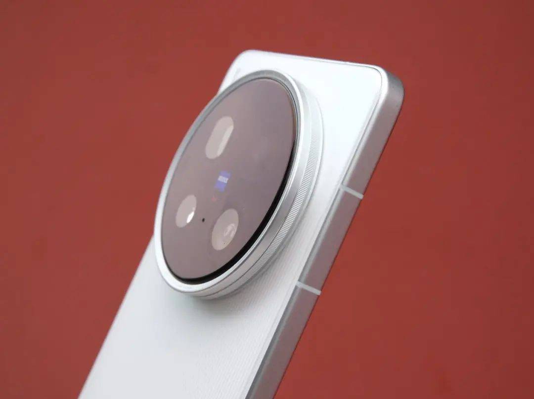 欧博体育vivo X200 Ultra 何以成为「V单」？(图2)