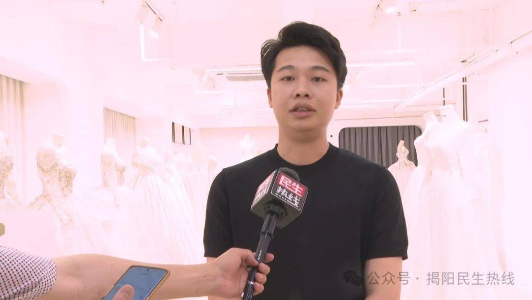 多款婚纱礼服 彰显婚俗新风(图8)