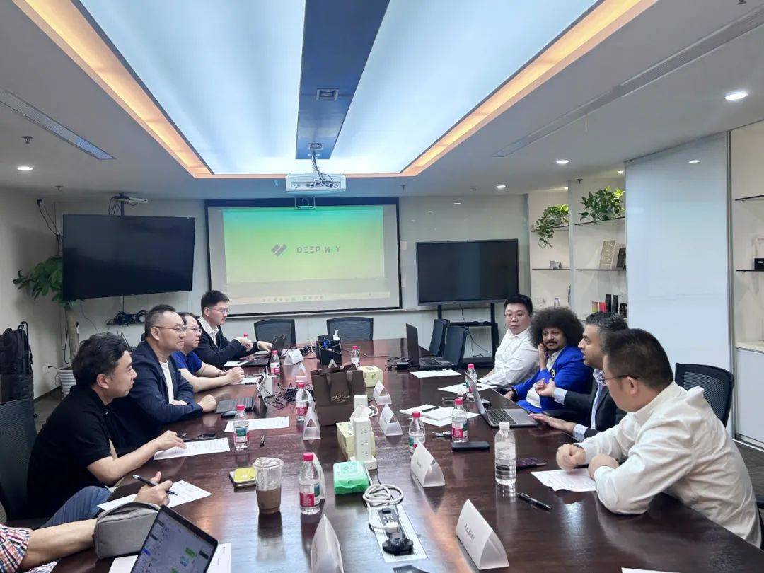 DeepWay深向与中东投资机构共探新能源重卡合作新机遇，开拓全球绿色物流新未来