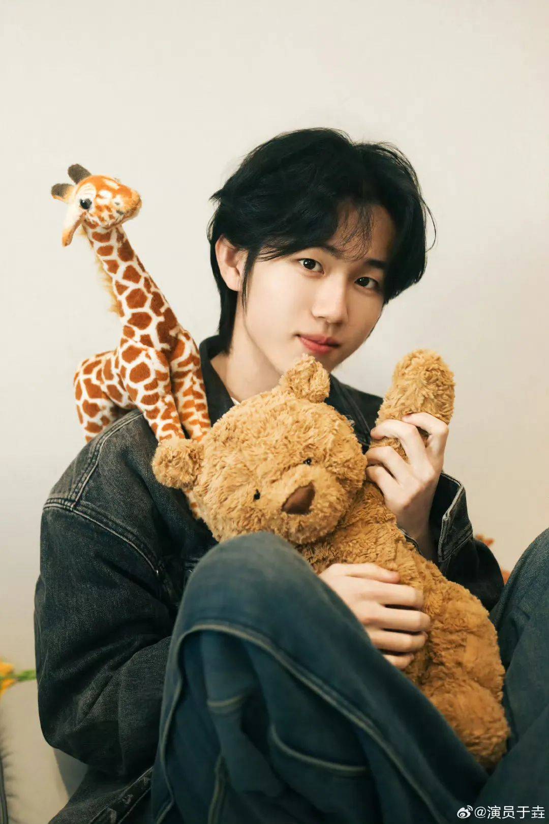 07年的于垚同样童星出道,目前是嘉行传媒签约艺人