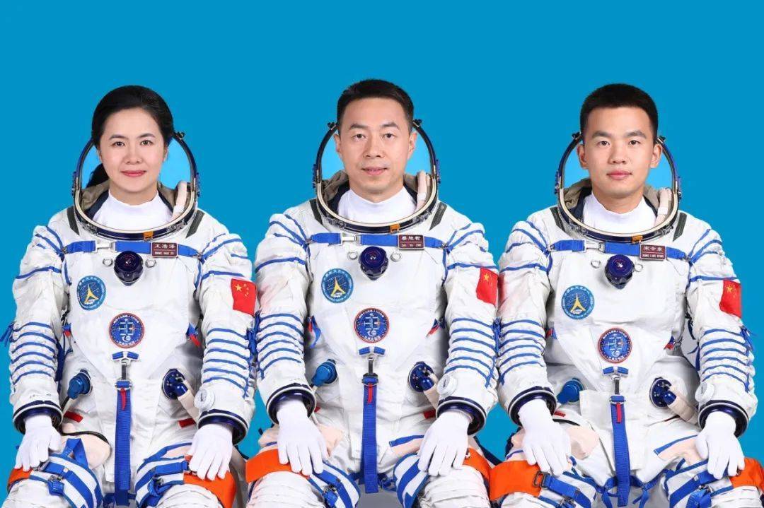 顺利撤离空间站！神十九三人组踏上回家之旅，今天中午到