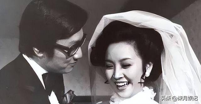 89岁谢贤街头坐轮椅晒太阳，风流一世终落幕，如今断崖式衰老