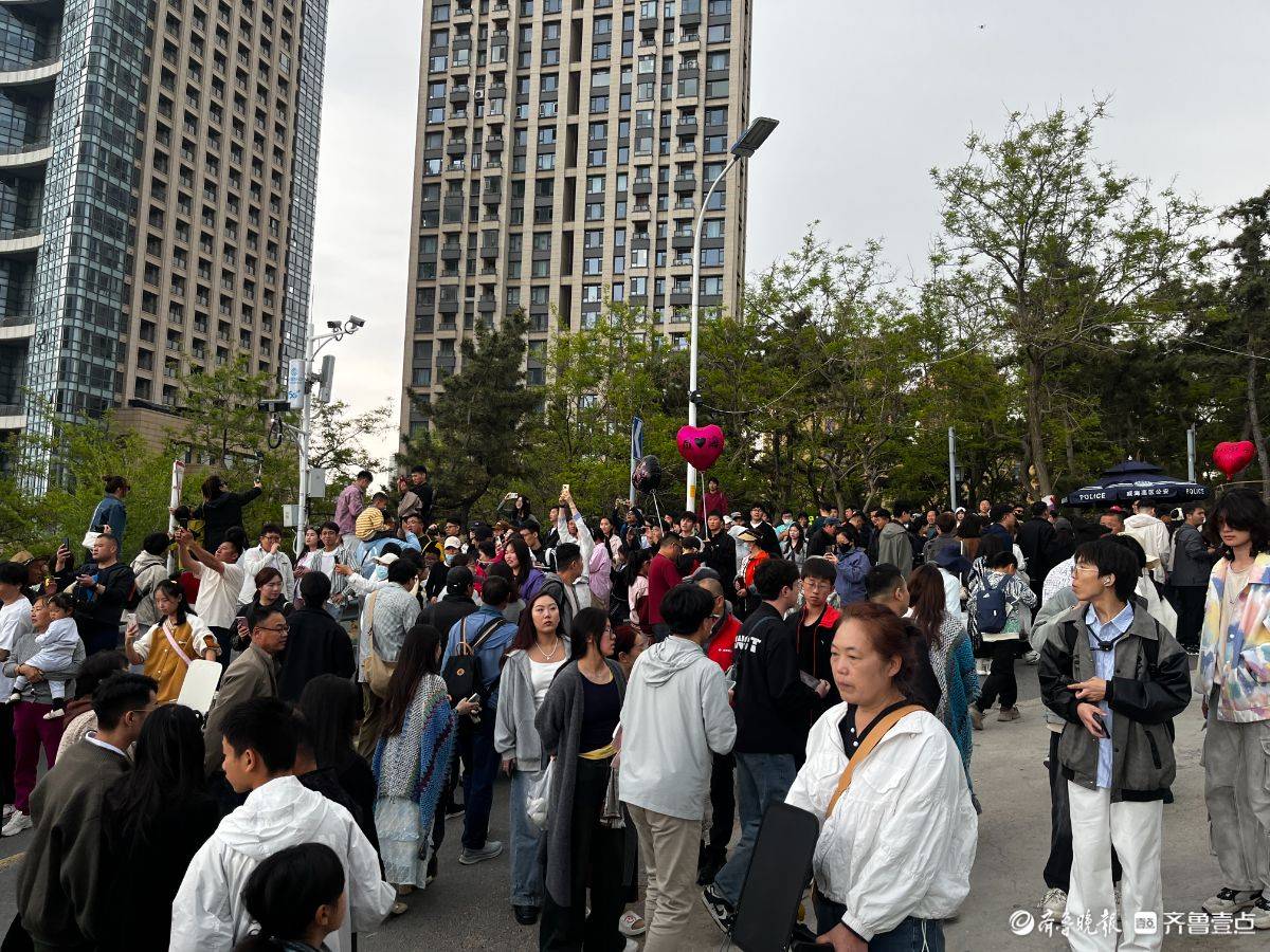 “相”约五一|五一假期,威海火炬八街成为打卡顶流景区_王兴泉