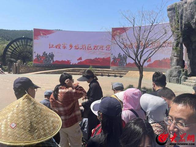 红嫂家乡旅游区：沉浸式红色文旅体验项星空体育网址目带“火”特色小吃经济(图1)