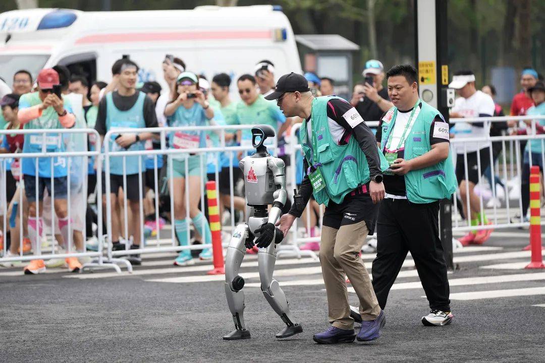 人形机器人租不出去了