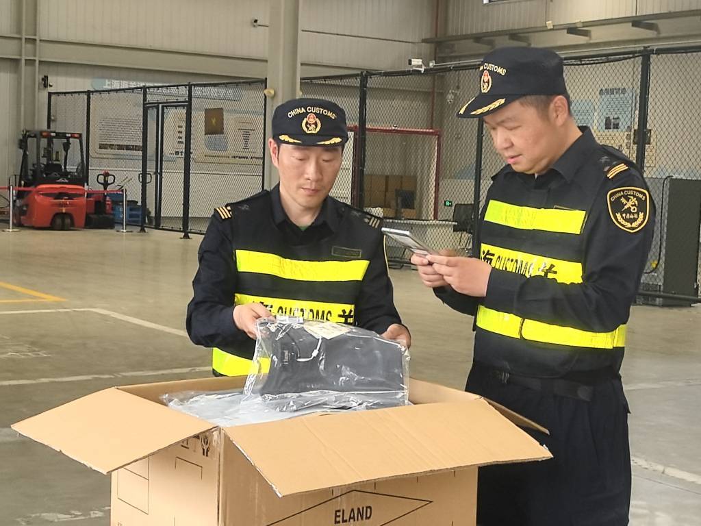试点首发进口消费品检验便利化措施，上海海关与上海商务委发文