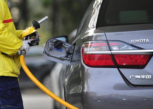 从“燃油车”换到了“新能源车”才知道：原来差距这么大！