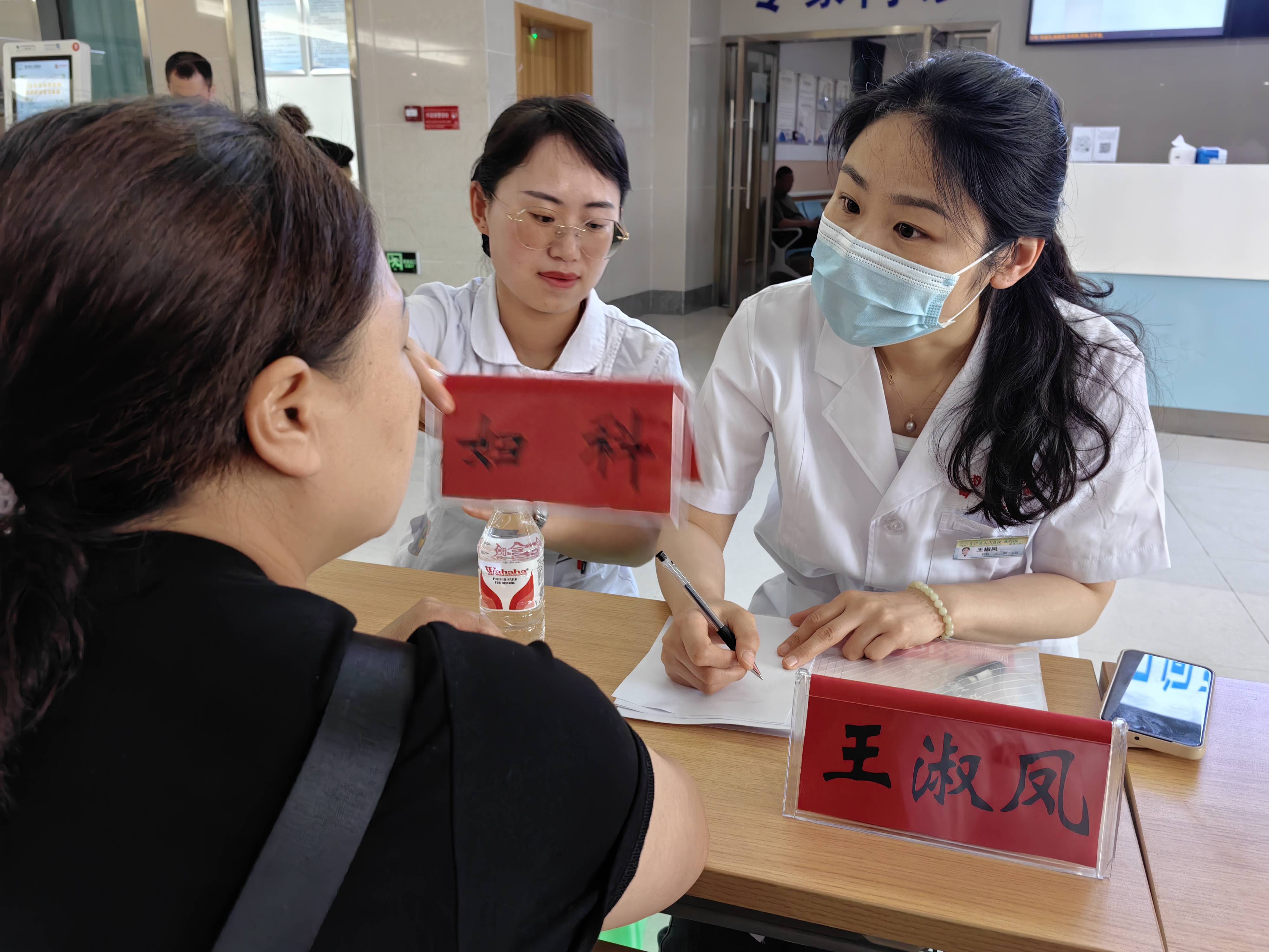 空军总医院、护士全程协助陪同代帮挂号，良心办事实力挂号的简单介绍