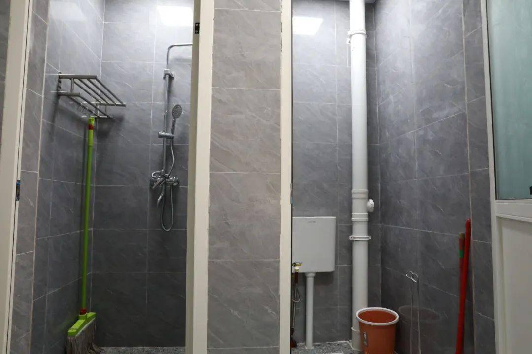 低进高出展实力 一校两区创辉煌