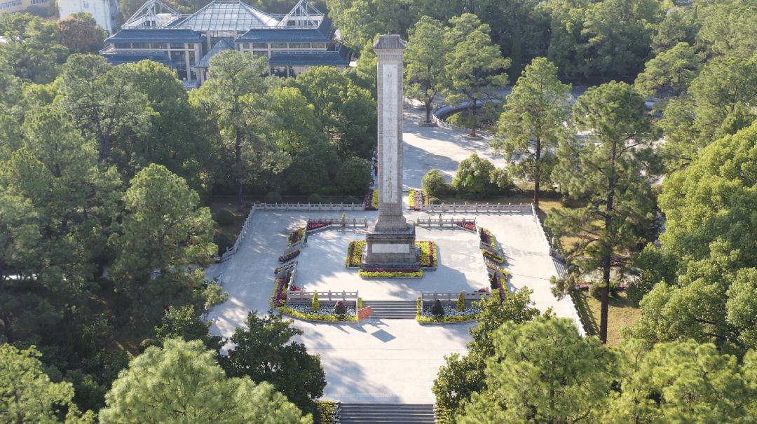 麻城烈士陵园是麻城红色文化的核心景点之一,是全国重点烈士纪念建筑