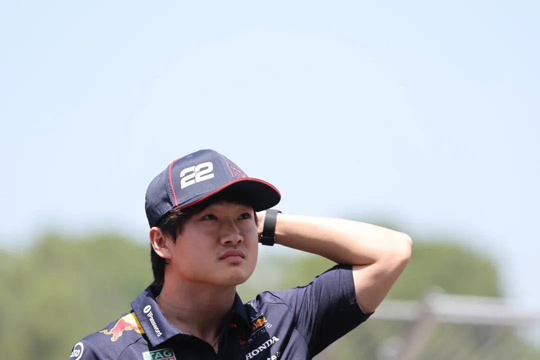 F1红牛车队二号车手危机：角田裕毅表现不佳，继任者哈贾尔能否扭转局面？