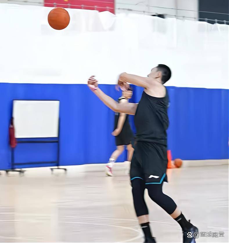 广东官宣封闭集训！胡明轩讲话+与徐杰配合，徐昕强化挡拆！