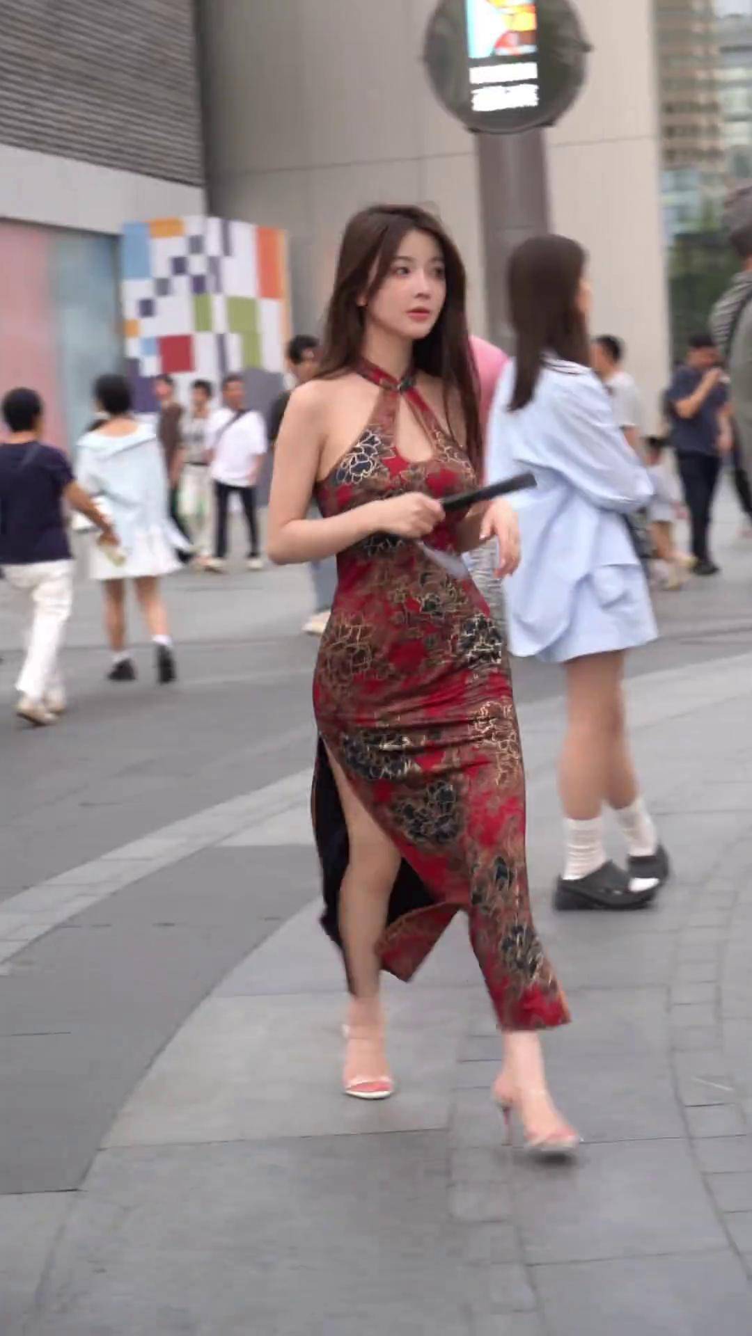 为生长AI，，，，，微软豪掷17亿美元圈地买屎
