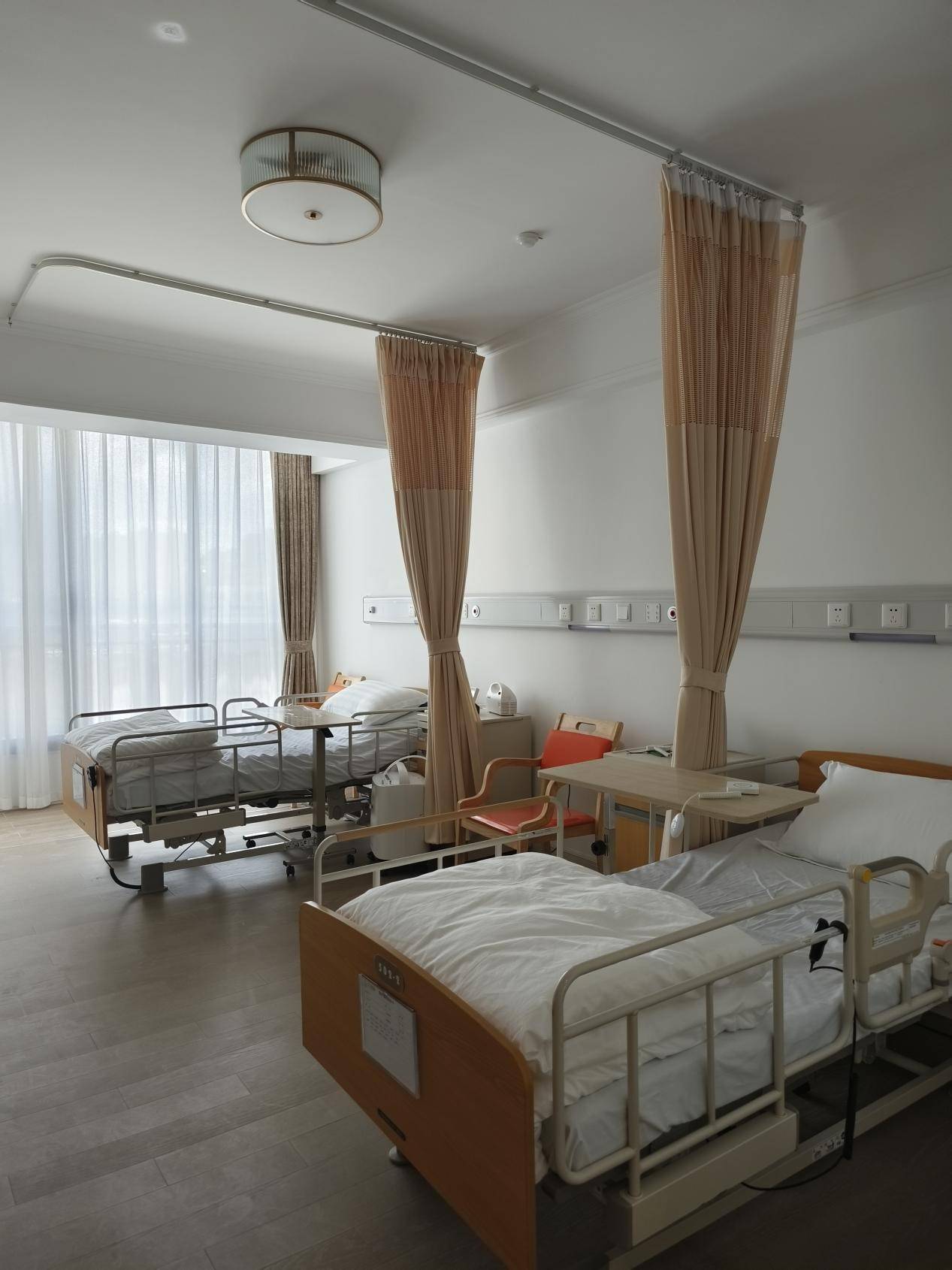 结合 / 静安国资委背书 / 试住体验机构类型:养老社区/养老院床位数量