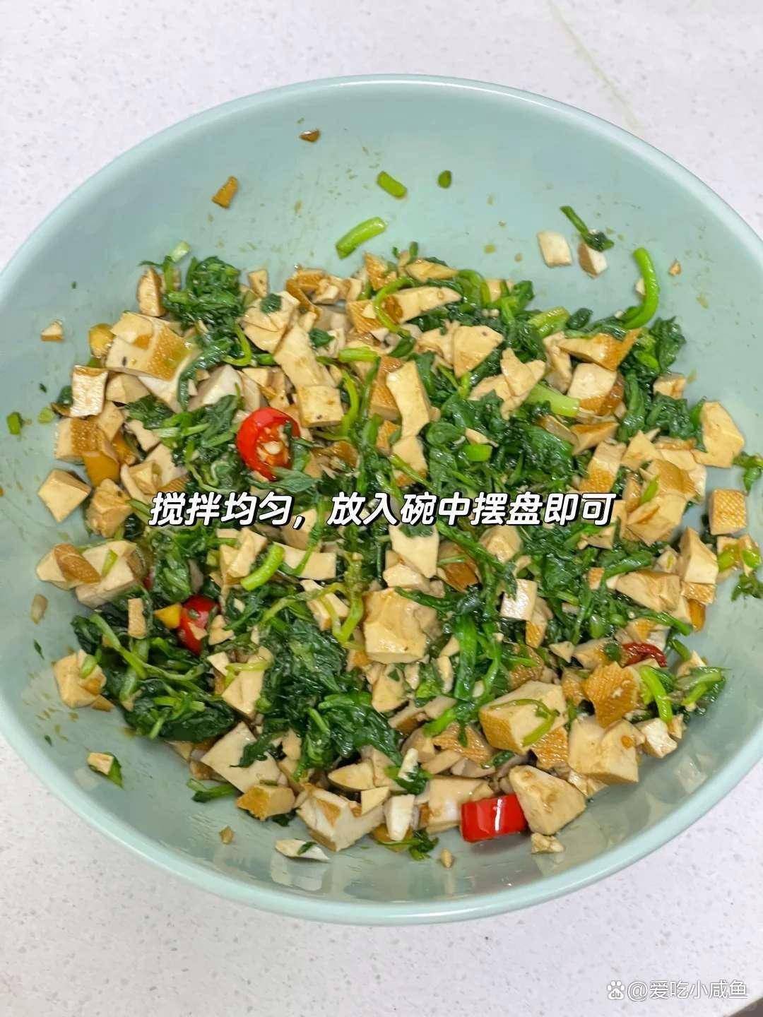 这道野菜拌着吃排毒又明目