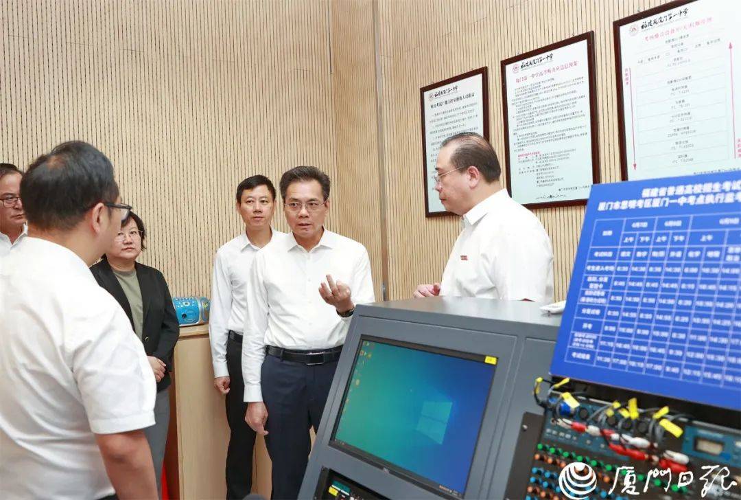 市领导检查高考准备工作