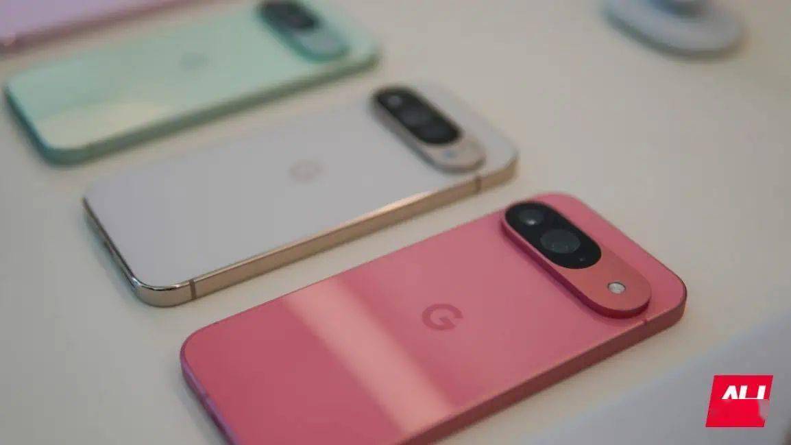 谷歌 Pixel 10系列4 款机型颜色阵容曝光：曜石黑 / 瓷白退出舞台