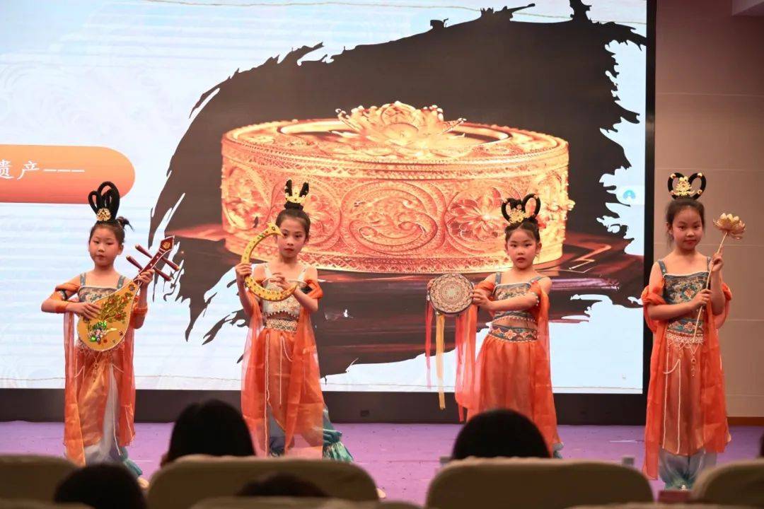 全息乐器演奏的简单介绍 全息乐器演奏的简单

先容
（全息音乐） 乐器演奏