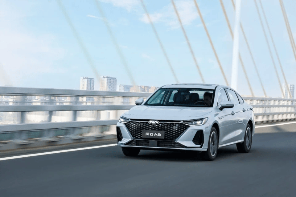 风云A8纯电短续航版上市，续航1310km油耗低至2.08L，配置再升级！