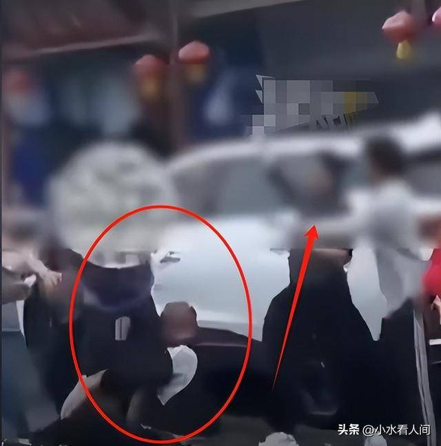 安徽群殴游客后续:饭店曝光,光头老板背景不简单!官方正式通报