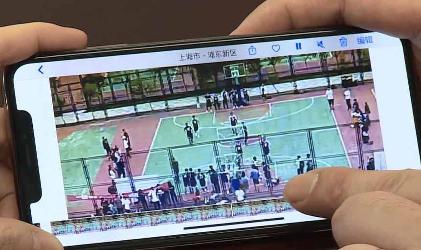 打球犯规致人受伤�
，为啥不必担责？法官详解