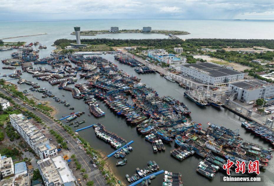 台风“蝴蝶”将在海南岛沿海登陆 各类船只回港避风