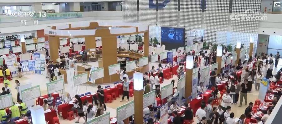 高校毕业生就业关键期多方发力 新兴职业岗位需求“热”起来