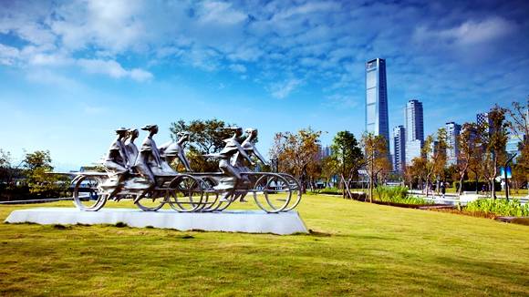 华侨城A：前5月累计合同销售额80亿元 接待游客量为3219万人次