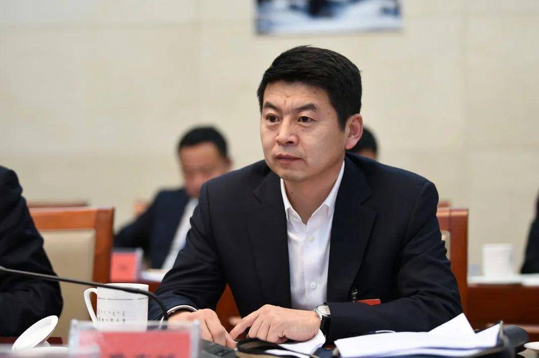 国家铁路局局长费东斌任上被查,今年已打27"虎"